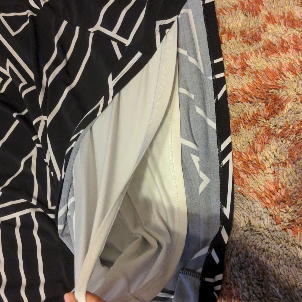 Geometric print dress - Picture 3 of 3